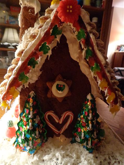 Old Fashioned Gingerbread House – Trudy's Foodies