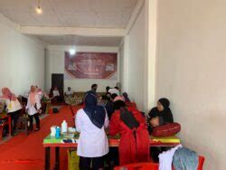 Rangkaian Hut Ke Kendari Anak Ikuti Sunat Massal