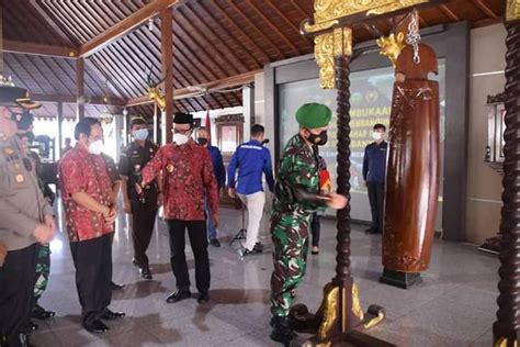 Dengan Ditandai Pemukulan Kentongan Bupati Banyumas Buka TMMD