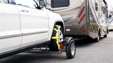 Car Towing Dolly vs. Flatbed: Weighing the Pros and Cons