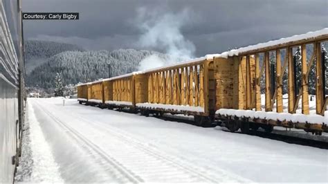 Amtrak train stuck in Oregon for more than a day is on the move ...