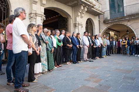 Girona Guarda Un Minuto De Silencio En Recuerdo De Los Dos Muertos