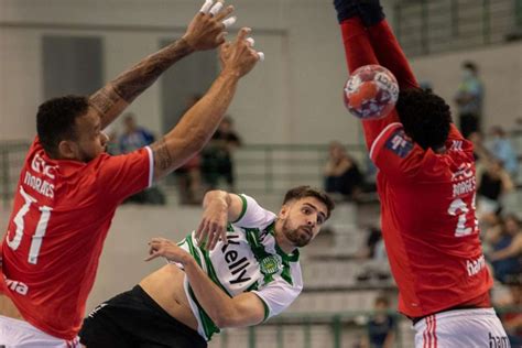 Andebol Sporting Vence D Rbi Na Luz E Apura Se Para A Final Four Da