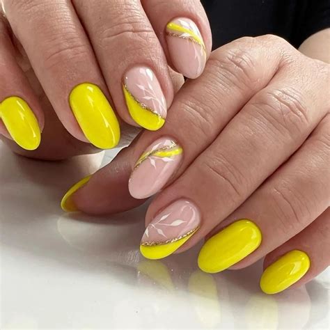 Unghie colorate estate 2022 ecco quali sono le nail art e i colori più