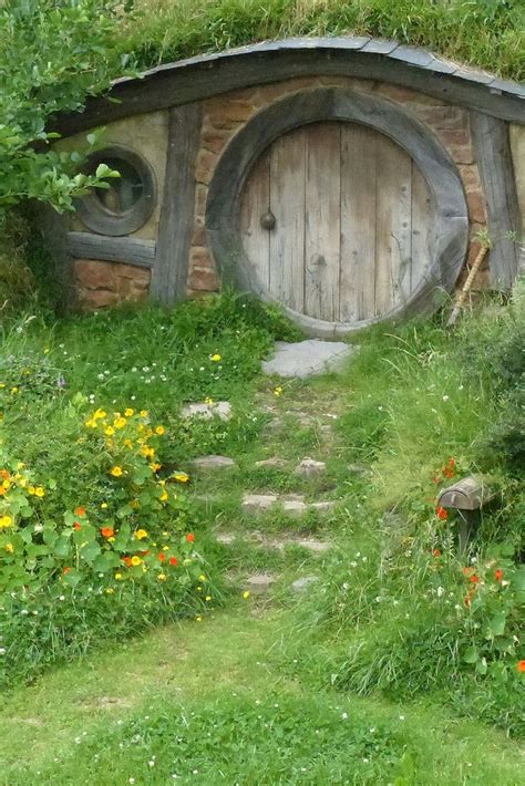 Pin By Becca V On For The Future Hobbit House Hobbit Hole The Hobbit