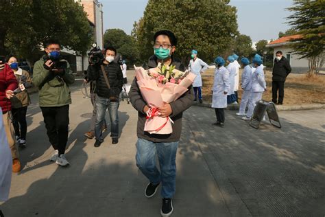 【健康报】安徽两位治愈者今日同时从中国科大附一院（安徽省立医院）感染病院出院 中国科大新闻网