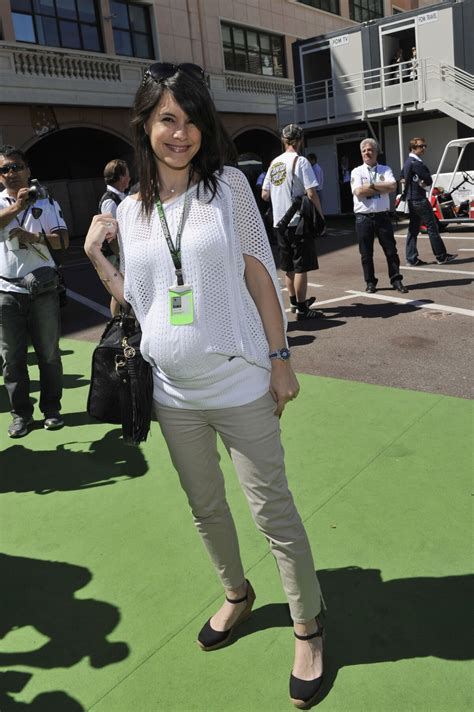 Photo Marion Jolles Grosjean Enceinte People Au Grand Prix De