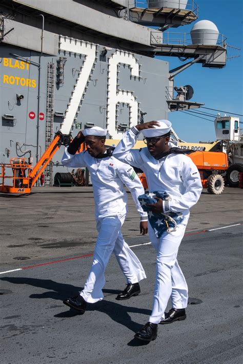 DVIDS Images USS Ronald Reagan CVN 76 Returns To Yokosuka Japan