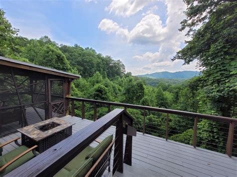 Enjoy Some Of Our Smoky Mountain Cabin Rentals With A View On Your Next ...