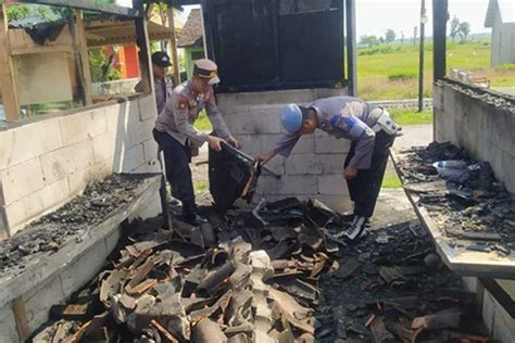 Diduga Tabung Elpiji Bocor Warung Di Magetan Ludes Terbakar