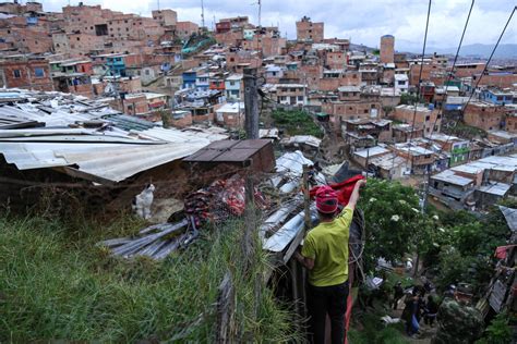 Más De 1 Millón De Colombianos Salieron De La Pobreza Monetaria