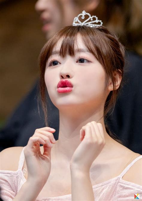 오마이걸 유아 Oh My Girl Yooa 걸그룹 의상 모델 사진