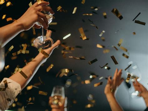 8 Best NYE House Party Decoration Tips
