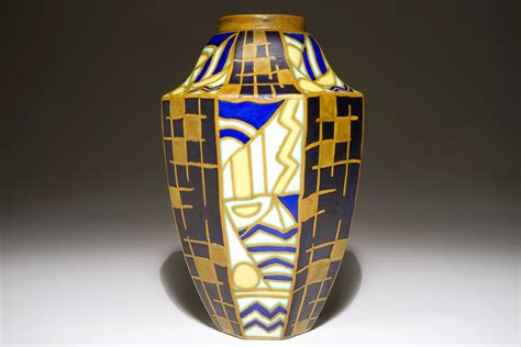 Un vase Art Déco géométrique Maurice Delvaux Charles Catteau pour