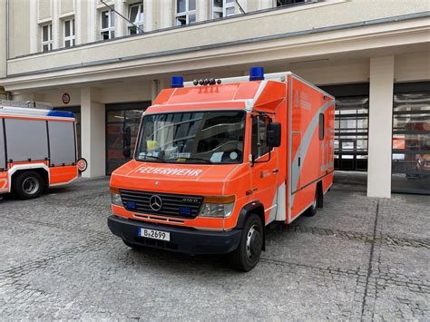 Rettungswagen RTW Der Freiwilligen Feuerwehr Moers Erster RTW Der Am