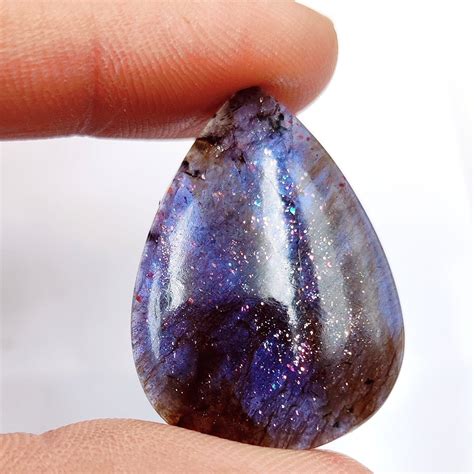 Iolite Sunstone Meaning And Metaphysical Properties Benefits Combines