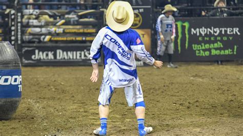 Photos Flint Rasmussen Pbr Entertain Kansas City Crowds