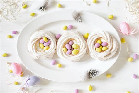 Recette nids de Pâques en meringue Marie Claire