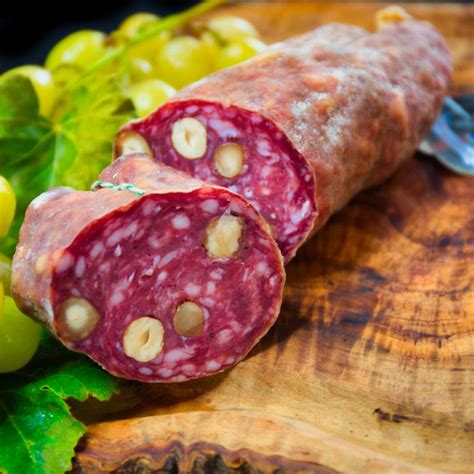 Saucisson Pur Porc Aux Noisettes H L Ne Pierre Saucissons