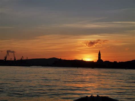 Split Sunset Boat Tour With Snorkeling Gear