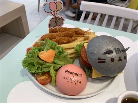 We Spent Over 100 At The World S First Pusheen Cafe Here Are The Dishes Worth Ordering Food