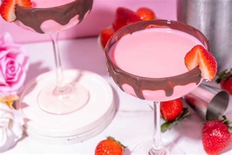 Barbie S Chocolate Covered Strawberry Martini Eats By The Beach