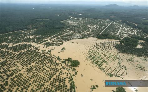 BERNAMA MANGSA BANJIR DI SABAH DAN PAHANG MENINGKAT JOHOR SEMAKIN BAIK