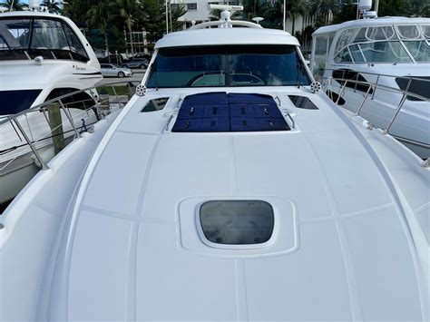 60 Sea Ray 60 Sundancer 2007 "Limitless" | HMY Yachts