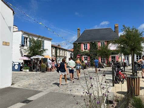 Noirmoutier family holiday in the Vendee, France - Smudged Postcard