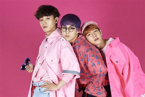 EXO-CBX Flies To Japan For Group's New Reality Show | Soompi