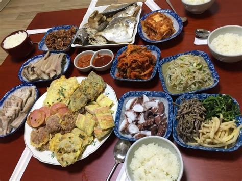 23 Korean Banchan (반찬) to Spice Up Your Meals