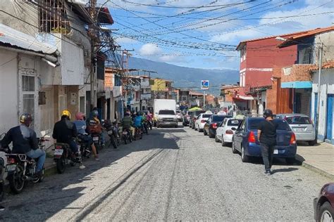 En M Rida Se Registran Largas Colas Por Gasolina