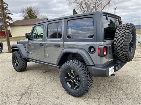 New 2020 Jeep Wrangler 4 Door Unlimited Sport Suv Near Milwaukee 72205 Badger Truck And Auto Group