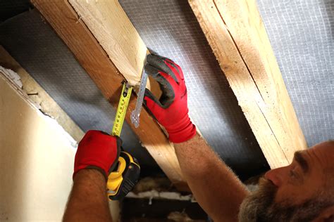 Poser un plafond suspendu en plaques de plâtre THEMATIQUE