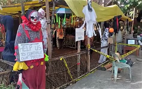 Halloween display agaw-pansin sa Mariveles - Punto! Central Luzon