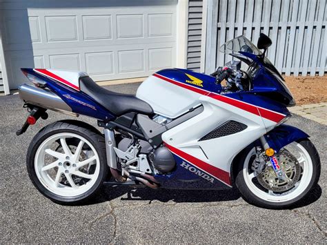 Honda Vfr Th Anniversary Iconic Motorbike Auctions