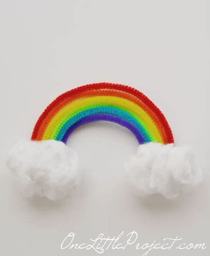 How To Make A Pipe Cleaner Rainbow Magnet Pipe Cleaner Crafts