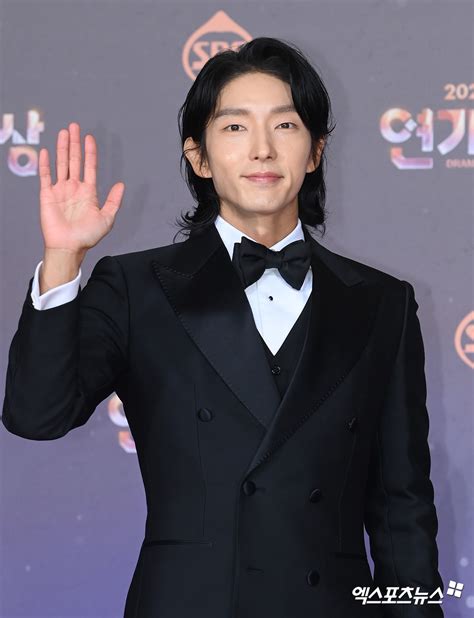 이준기 단독 후보 지명→수상희한한 최우수상 쪼개기 Sbs 연기대상②