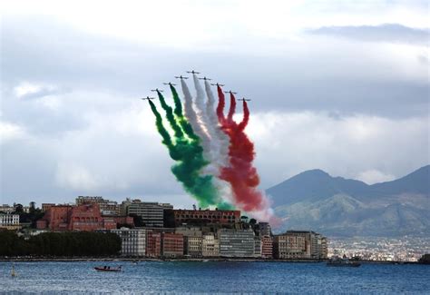 Dove Vedere Le Frecce Tricolori Oggi A Napoli