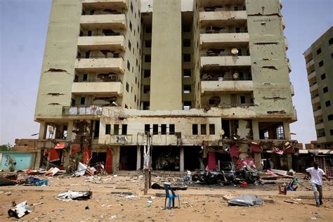 Sudan conflict enters 3rd week as airstrikes echo in Khartoum | Daily Sabah