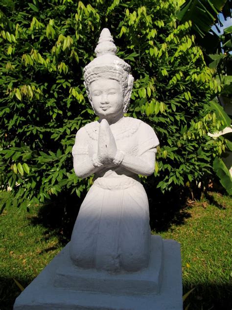 Religious Asian Statue Of Praying Woman Stock Image Image Of Faith