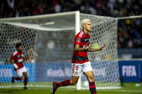 Flamengo Pode Receber Oferta Milion Ria De Clube Da Premiere League Por