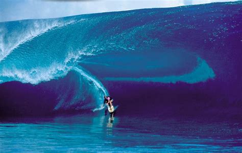 Surfing Saturdays: Teahupo’o, The Heaviest Barrel in the World in Super ...