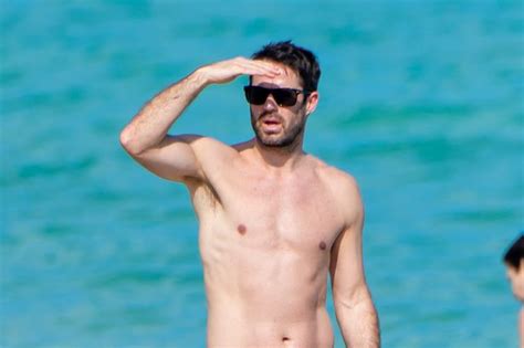 Jamie Redknapp Strips Off To Reveal Gym Honed Body During Miami Break