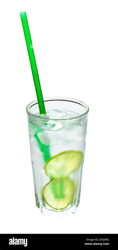 highball glass with prepared gin tonic cocktail Stock Photo - Alamy