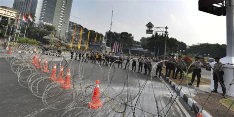 Netizen Keluhkan Macet Akibat Pengalihan Arus Karena Sidang MK Berita