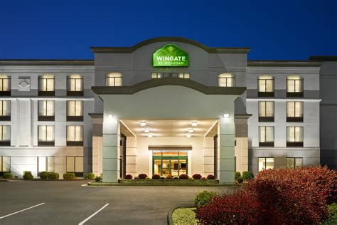 Wingate by Wyndham Bridgeport | Bridgeport, WV Hotels