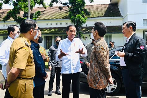 Foto Presiden Jokowi Tinjau Penyuntikan Perdana Vaksin Indovac