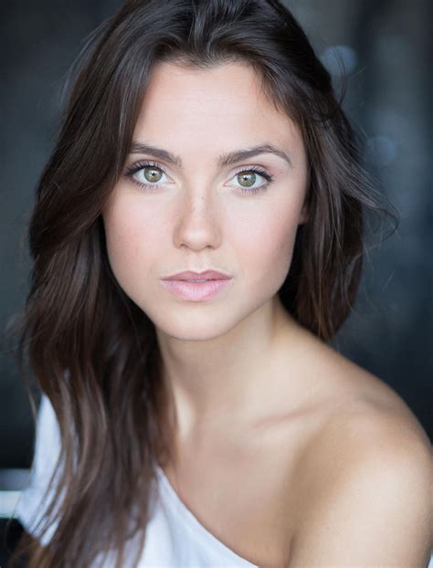 Poppy Drayton Poppy Drayton, Headshot Poses, Actor Headshots, Headshot