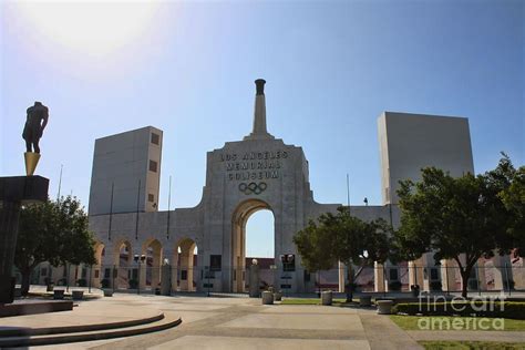 Los Angeles Colosseum by Tommy Anderson | Los angeles, Colosseum ...